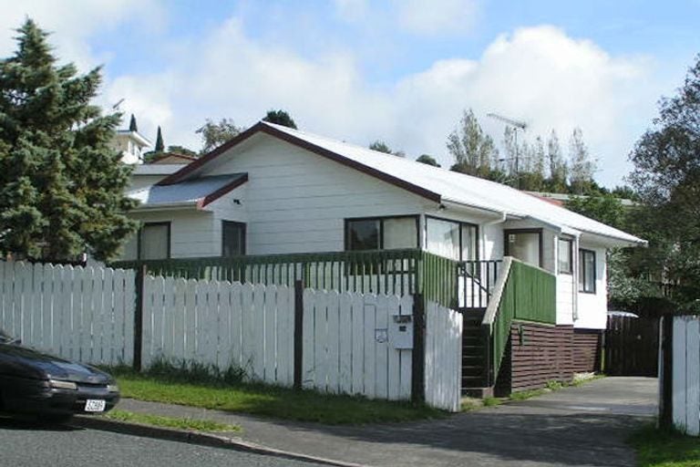 14 Garton Drive, Massey, Auckland - Carousel 1