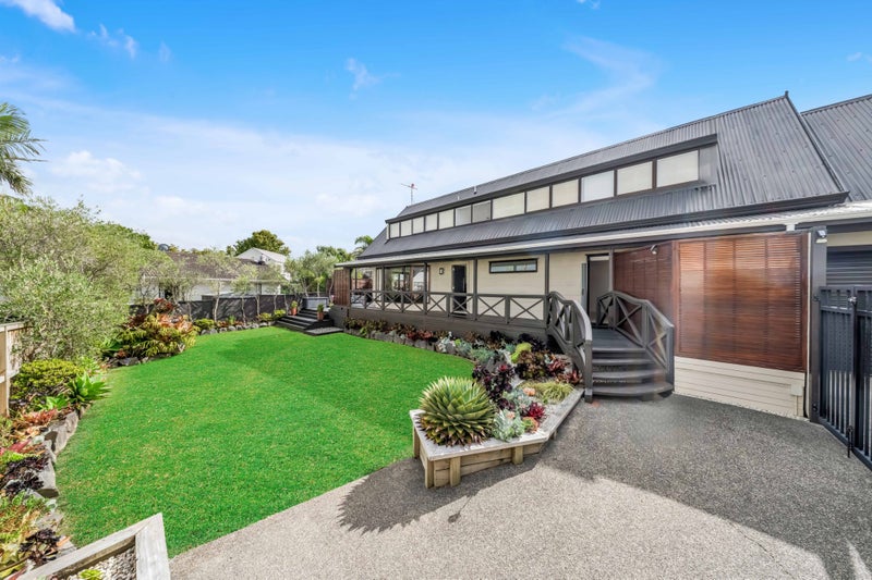 11 Marendellas Drive, Bucklands Beach, Auckland - Carousel 1