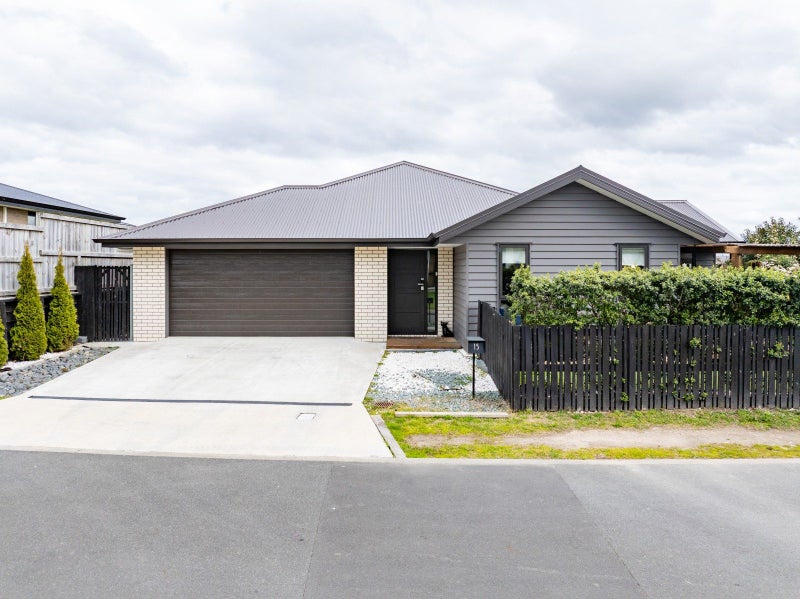 15 Faber Place, Rototuna North, Hamilton - Carousel 1