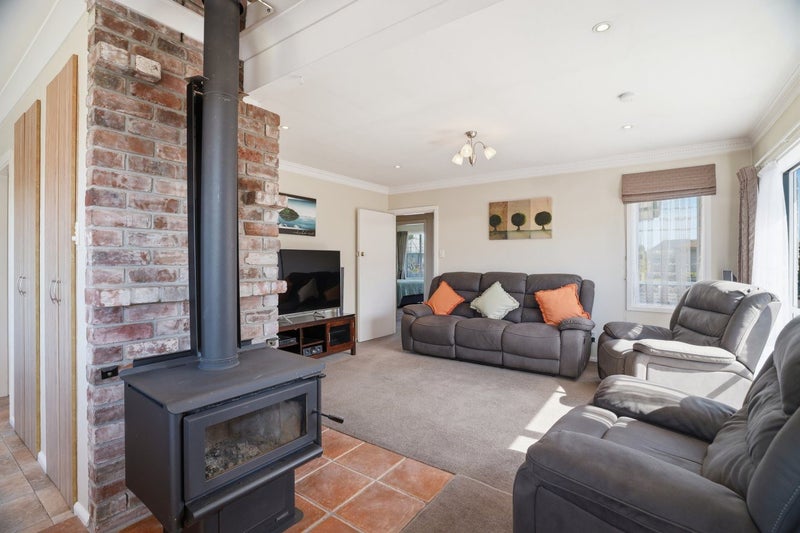 37 Dunstan Crescent, Hornby, Christchurch - Carousel 2