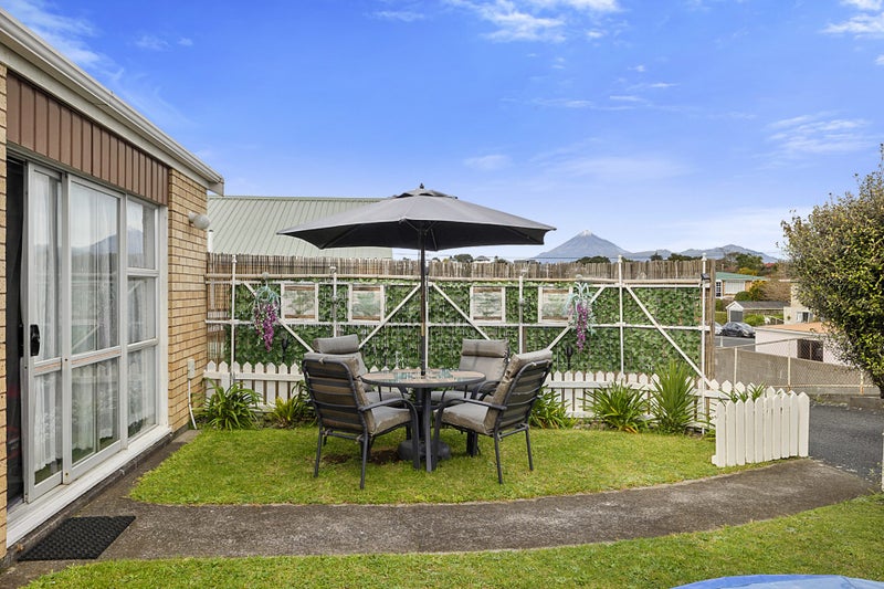 2/10 Birdwood AVE, Moturoa, New Plymouth - Carousel 1