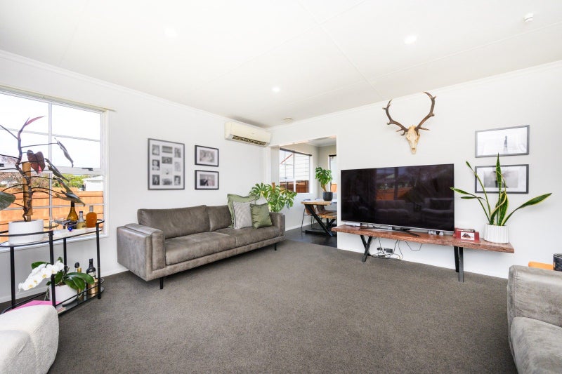 35 Hillcrest Drive, Kelvin Grove, Palmerston North - Carousel 2