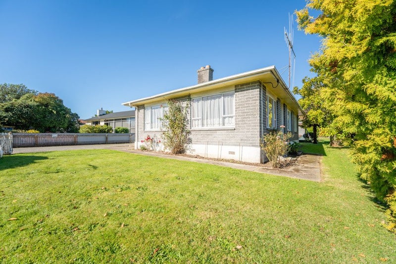 11 Mortimer Street, Waimate, Waimate - Carousel 2