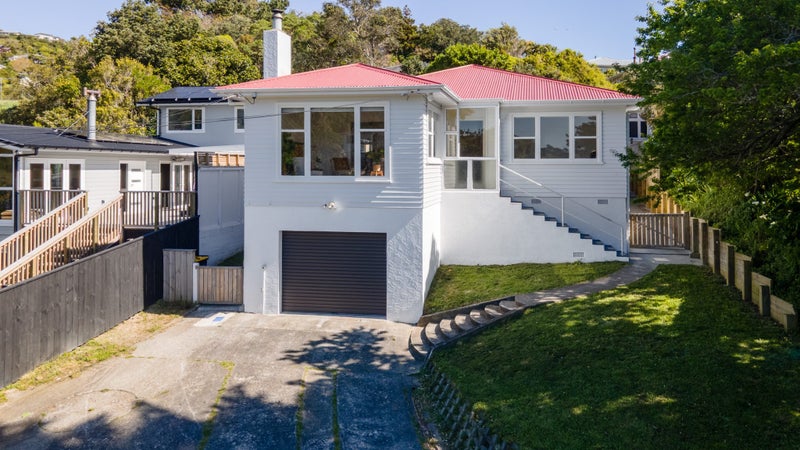64 Helston Road, Paparangi, Wellington - Carousel 1