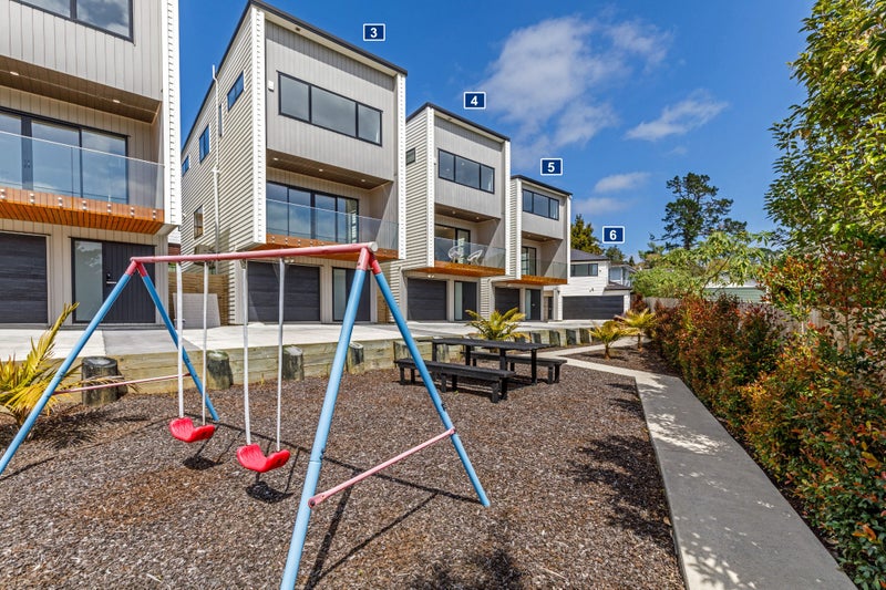 1/36 Tomo Street, New Lynn, Auckland - Carousel 1