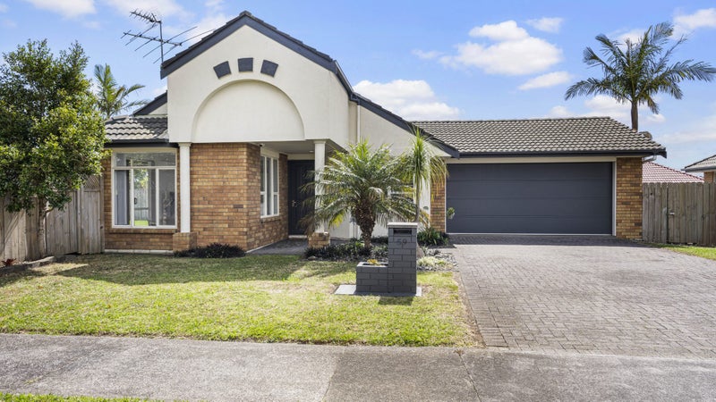 59 Fernbrook Close, Burswood, Auckland - Carousel 1