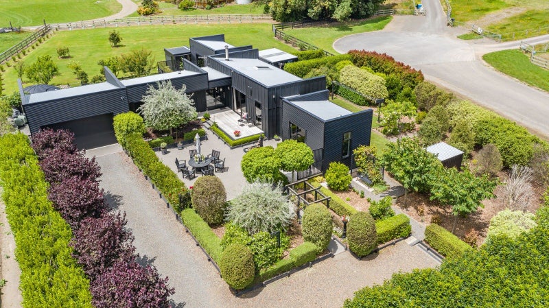 21 Grefor Lane, Waitarere, Levin - Carousel 19