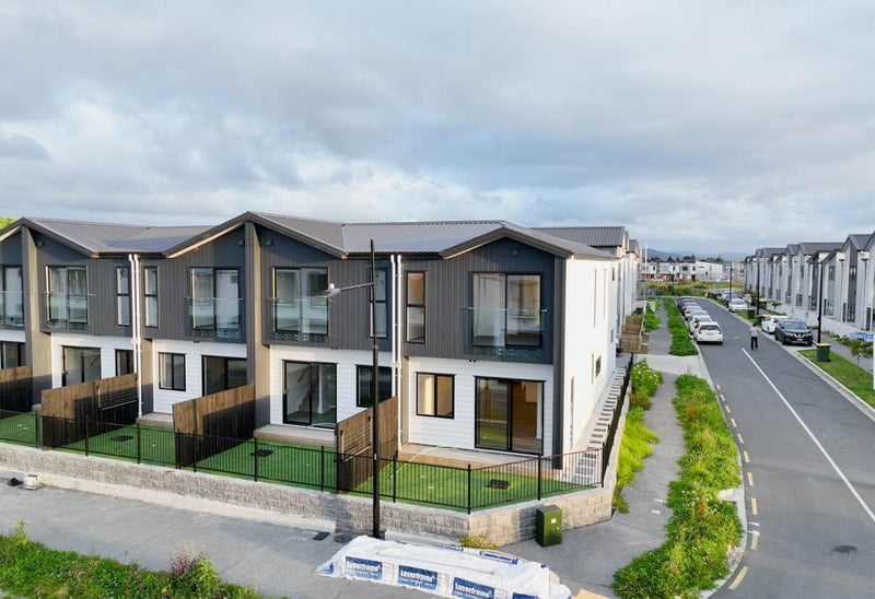 40 Whare Kauri Road, Papakura, Papakura - Carousel 1