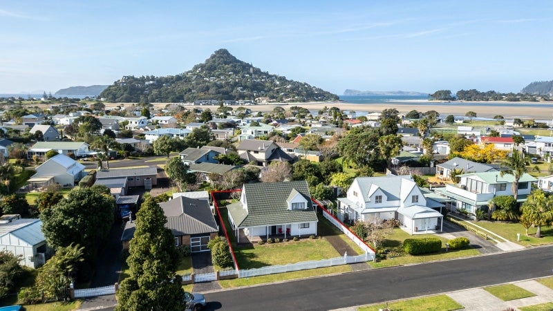 8 Kauri Place, Tairua, Tairua - Carousel 1