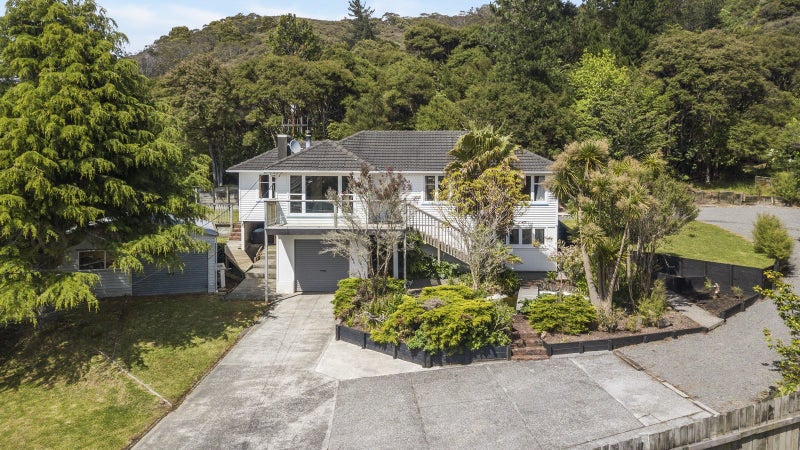 131 Wellington Road, Wainuiomata, Lower Hutt - Carousel 1