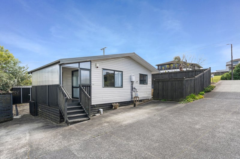 124A Golf Road, New Lynn, Waitakere City, Auckland - Carousel 1
