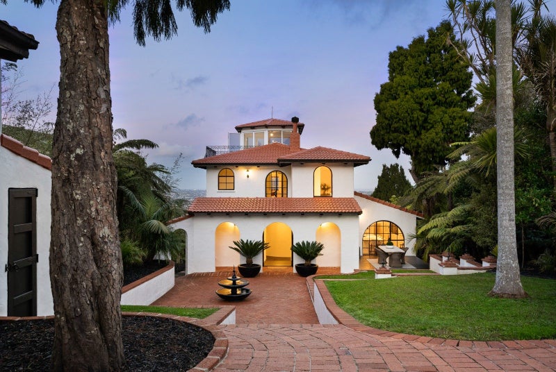 35 Tawini Road, Titirangi, Auckland - Carousel 1