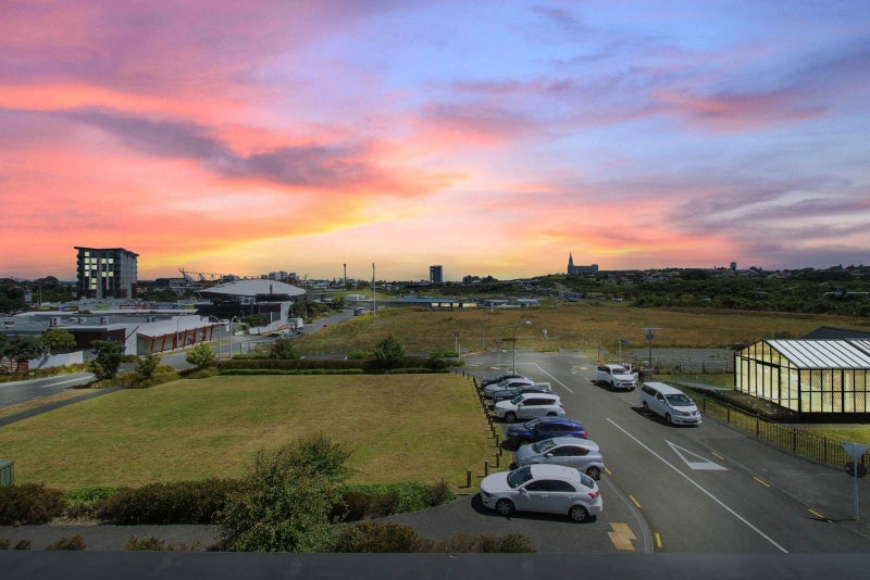 8/1 Coral Tree Avenue, Manukau, Manukau City, Auckland - Carousel 14