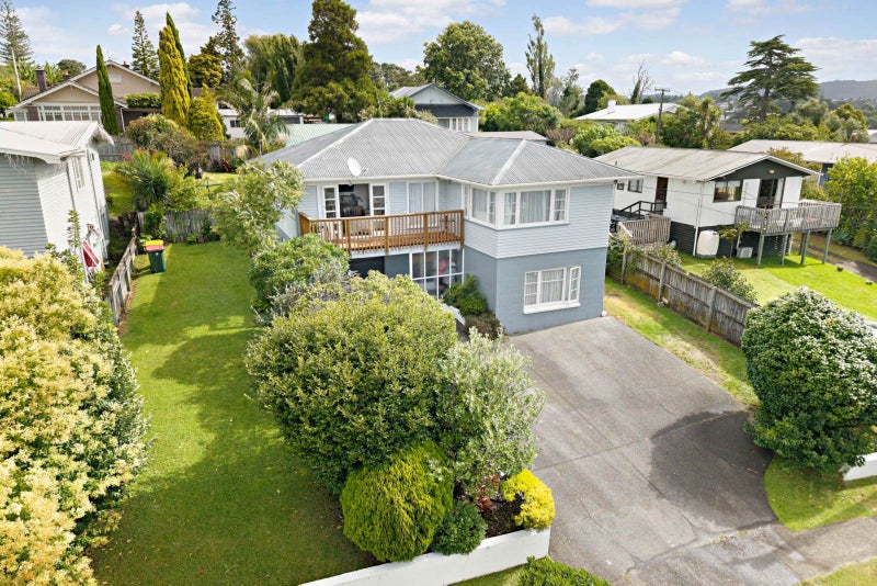 17 Evans Road, Glen Eden, Auckland - Carousel 1