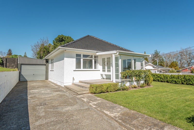 6 Nixon Street, Whanganui East, Whanganui - Carousel 1