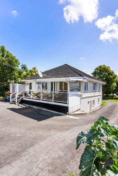 6 Arahoe Road, New Lynn, Auckland - Carousel 28