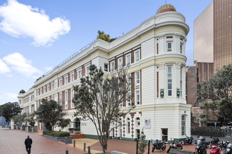 1.14/1 Queens Wharf, Wellington Central, Wellington - Carousel 1