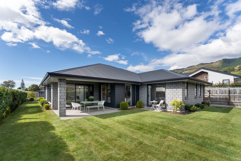 4 Belvedere Drive, Richmond, Richmond - Carousel 1