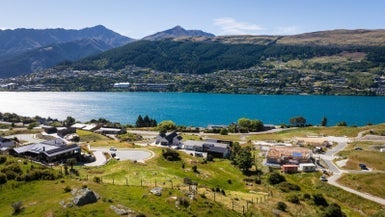 6 Elk Place, Kelvin Heights, Queenstown - Carousel 1