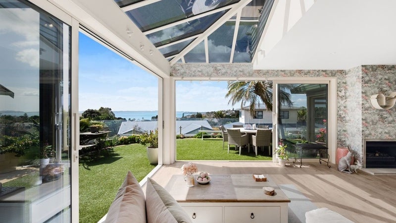 2/44 Cook Street, Howick, Auckland - Carousel 1