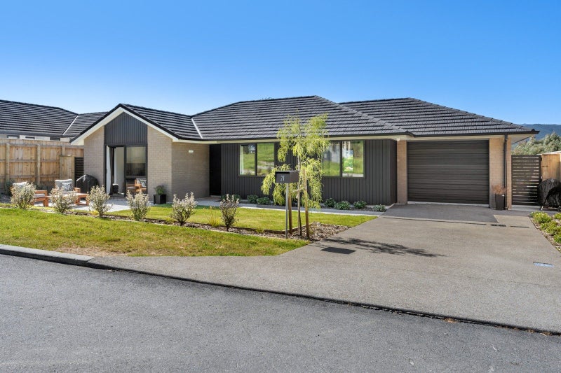 21 Colorado Road, Totara Park, Upper Hutt - Carousel 1