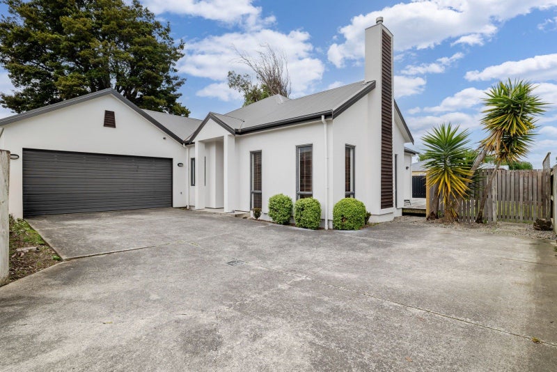 14 Stewart Crescent, Hokowhitu, Palmerston North - Carousel 1