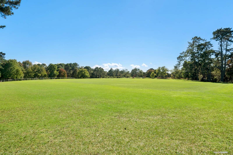 Property Valuation for 2/40 Granville Drive, Massey, Auckland Trade