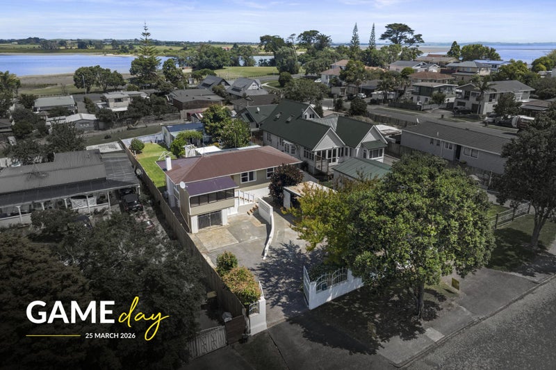 22 McInnes Road, Weymouth, Auckland - Carousel 1
