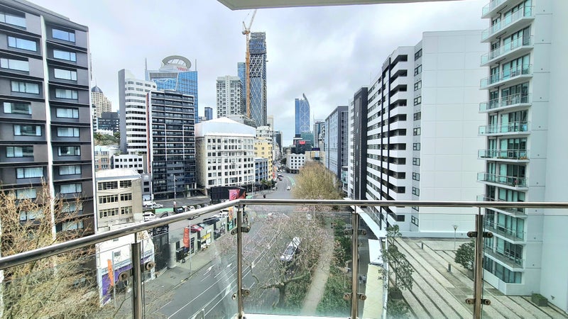 1012/30 Beach Road, Auckland Central, Auckland - Carousel 1