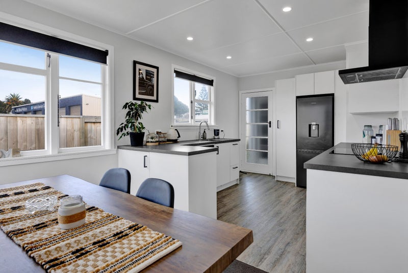 5 Wills Road, Bell Block, New Plymouth - Carousel 2