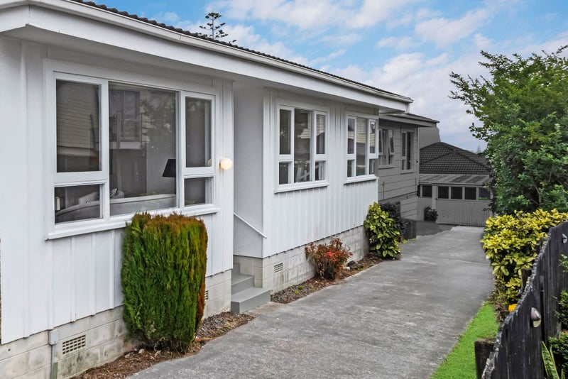 2/346 Richardson Road, Mount Roskill, Auckland - Carousel 1