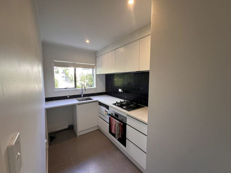 10 Sunnyridge Place, Hillsborough, Auckland - Carousel 2