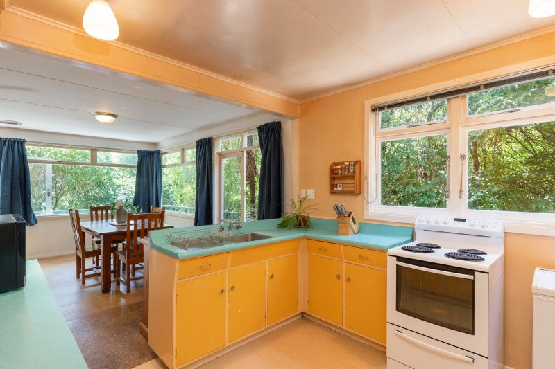 142 Pinehaven Road, Pinehaven, Upper Hutt - Carousel 2