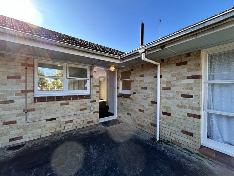 3/9 Bowling Avenue, Epsom, Auckland - Carousel 1