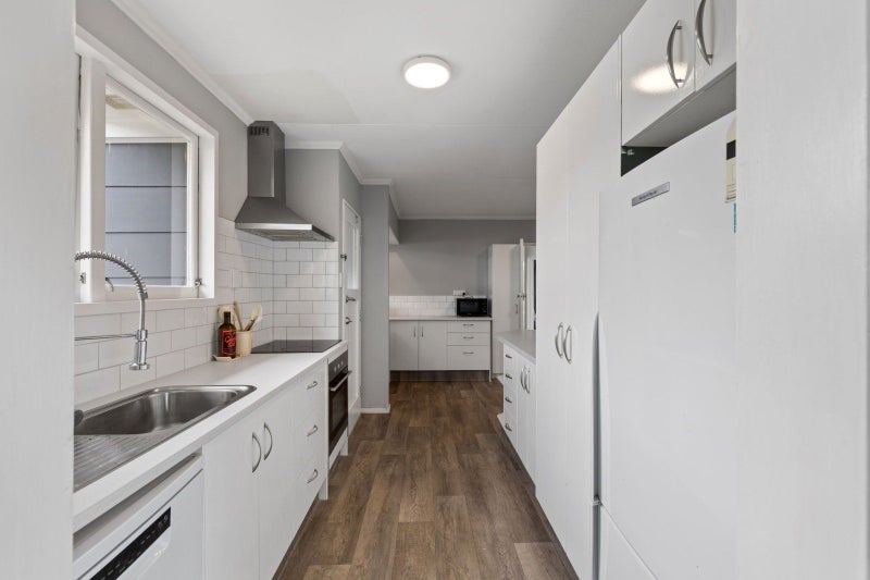 49 Kimberley Grove, Westbrook, Palmerston North - Carousel 2