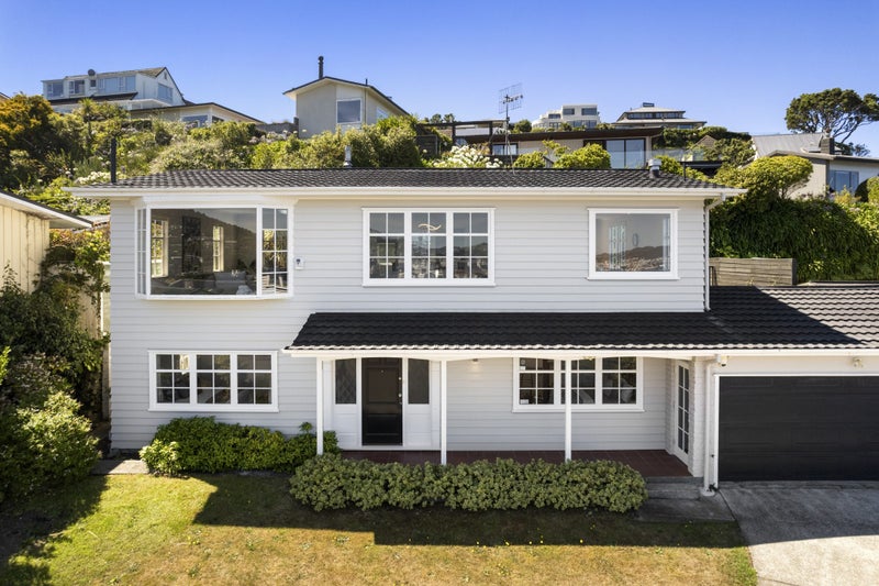 34 Rama Crescent, Khandallah, Wellington - Carousel 1