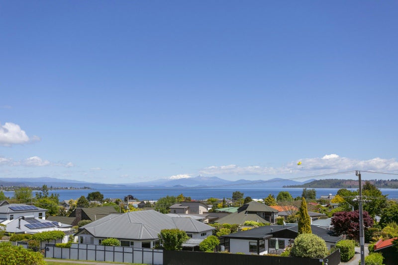 12 Mere Road, Taupo - Carousel 2