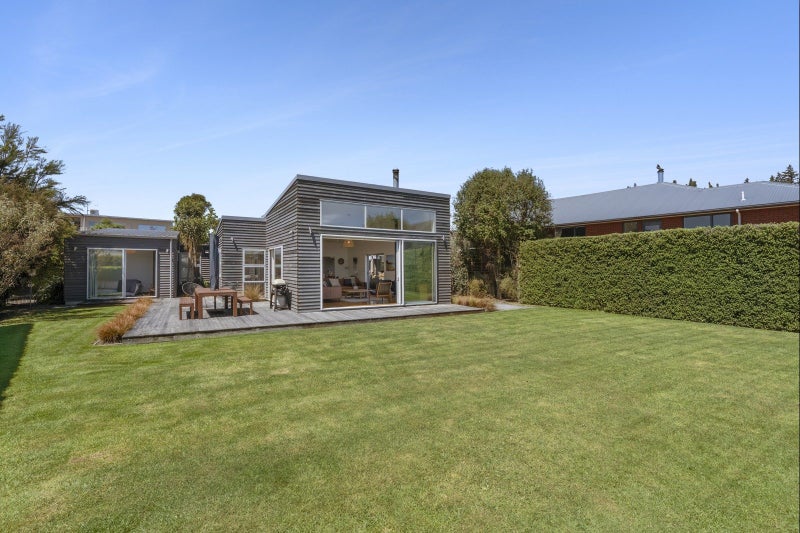 12 Aspinall Street, Wanaka - Carousel 1