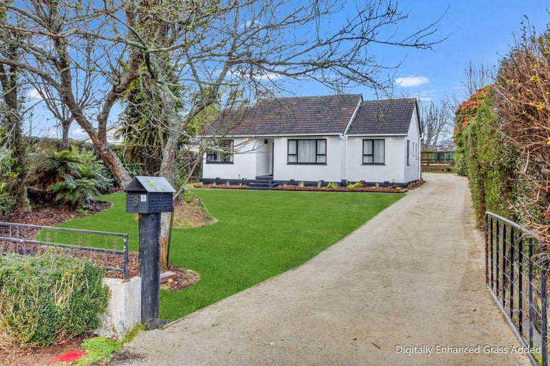 9 Falstaff Street, Stratford - Carousel 1