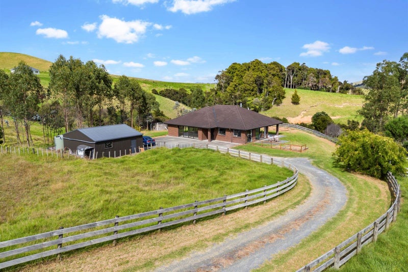 116 Hawkens Road, Makarau - Carousel 1