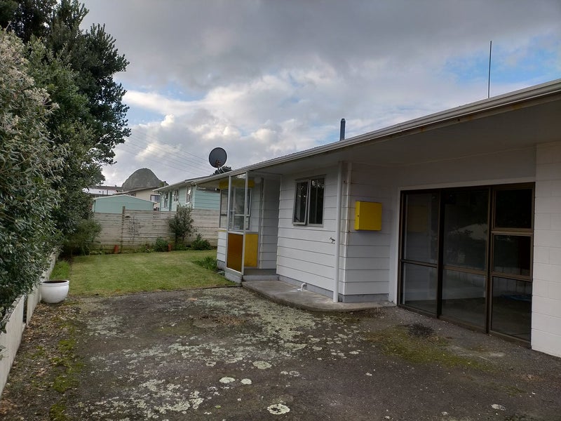 2/18 Herekawe Drive, Spotswood, New Plymouth - Carousel 1