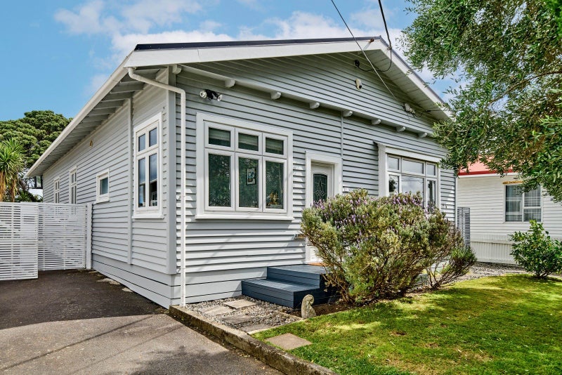62 Heretaunga Street, Petone, Lower Hutt - Carousel 21