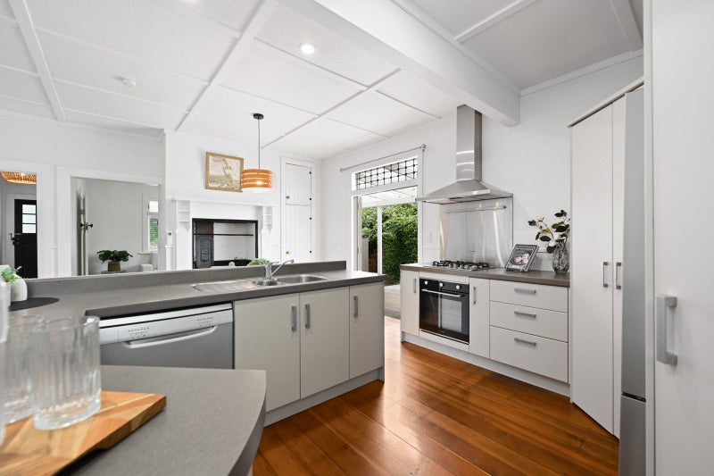 3 Matai Street, Maeroa, Hamilton - Carousel 2