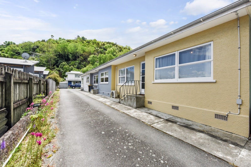 2/205 Nile Street East, Maitai, Nelson - Carousel 2