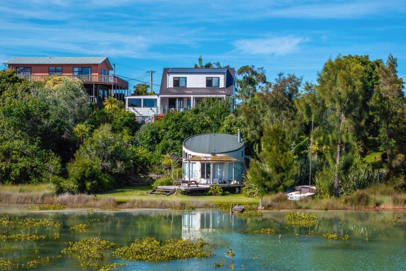 17 Shelly Beach Road, Surfdale, Waiheke Island - Carousel 1