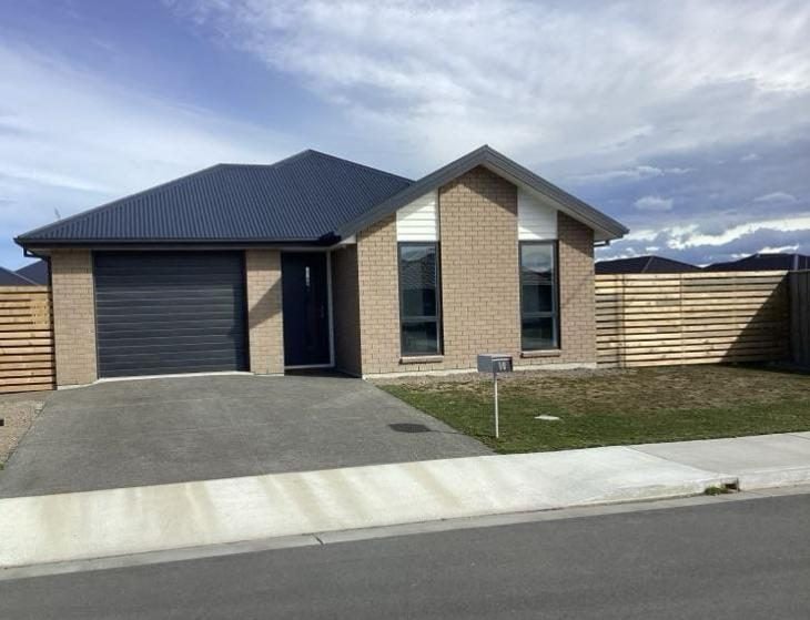 10 Curtis Street, Woodend, Woodend - Carousel 1