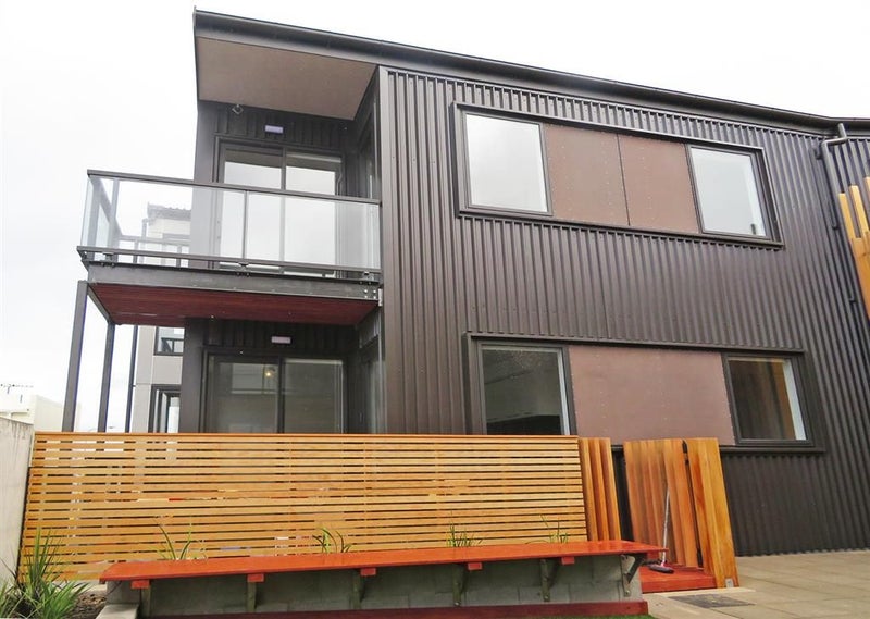 216/321 Jackson Street, Petone, Lower Hutt - Carousel 1