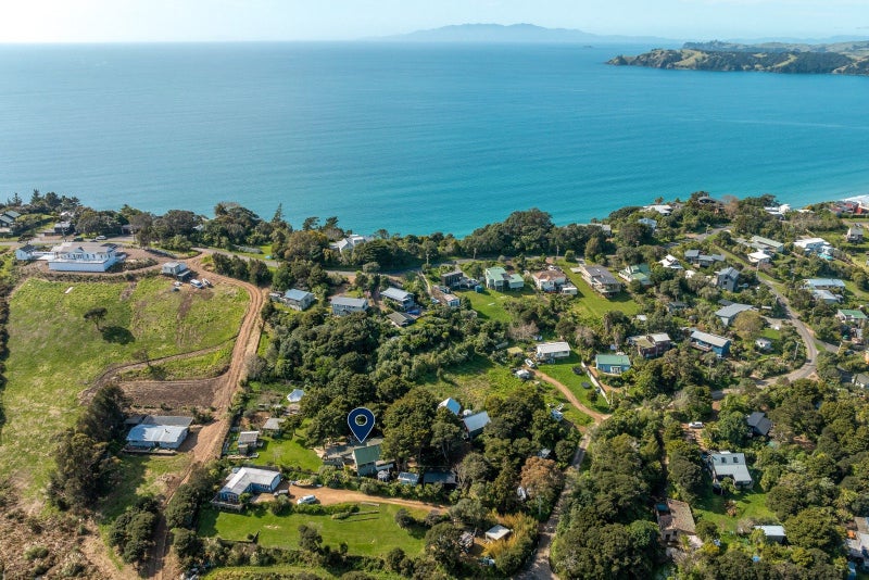 18 Te Makiri Road, Onetangi, Waiheke Island - Carousel 21