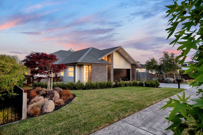 4 Robert Might Road, Kumeu - Carousel 1
