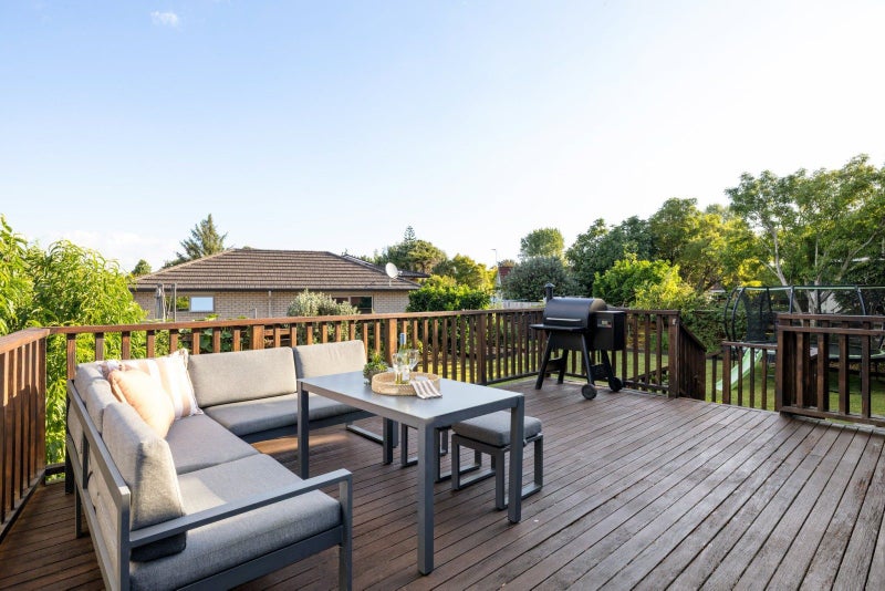 36 Chedworth Avenue, Chedworth, Hamilton - Carousel 2